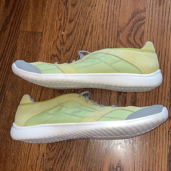 Clarks lime green & gray athletic/walking shoes - Picture 5 of 7